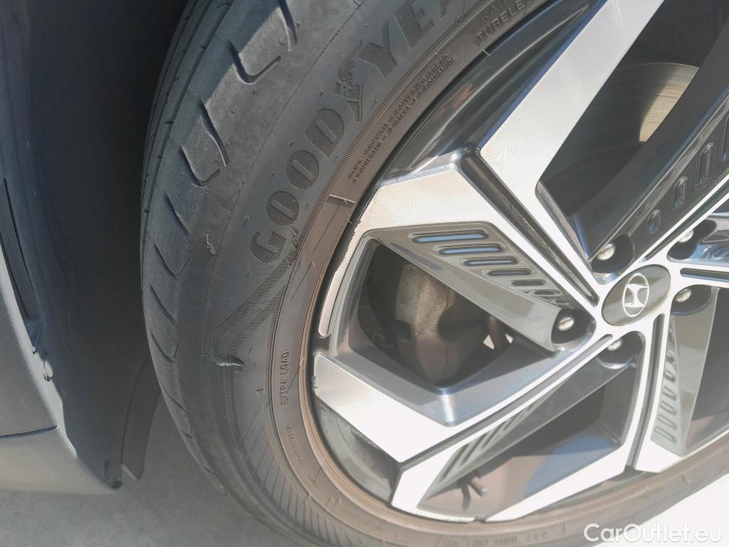  Land Rover  Discovery HYUNDAI Tucson / 2020 / 5P / todoterreno 1.6 TGDI 169kW HEV Tecno Sky Auto #1