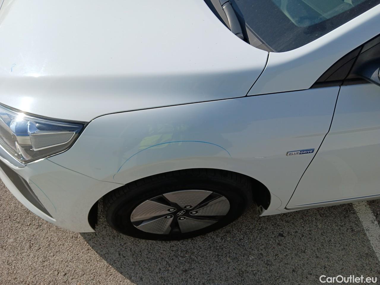  Hyundai   Ioniq HYUNDAI / 2019 / 5P / berlina con portón 1.6 GDI HEV Klass DCT #17