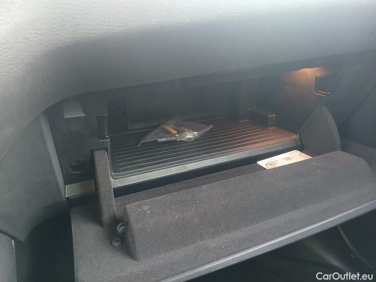  Bmw  X1 BMW  / 2015 / 5P / todoterreno sDrive16d #3