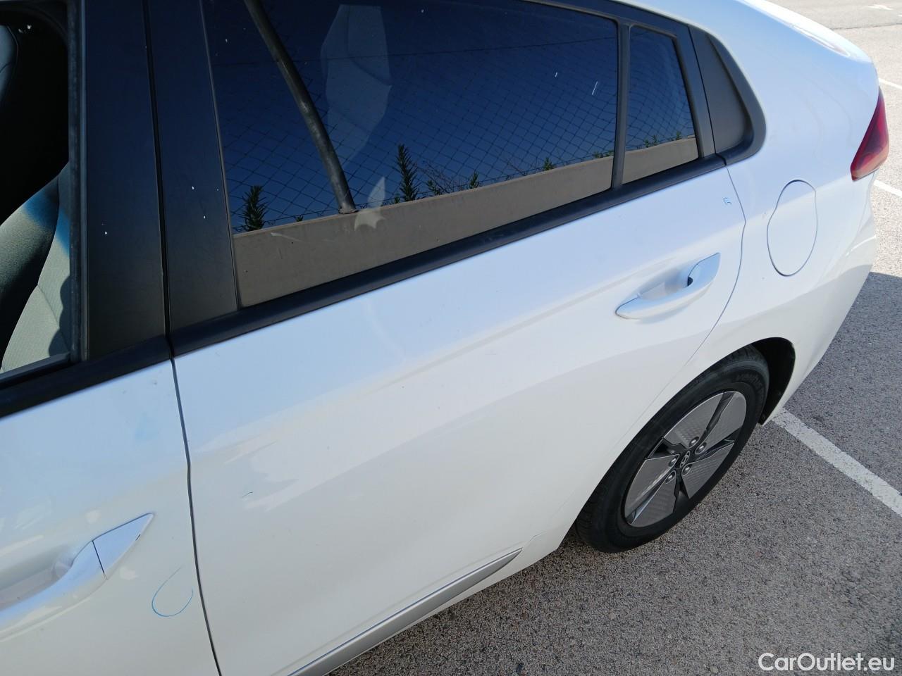  Hyundai   Ioniq HYUNDAI / 2019 / 5P / berlina con portón 1.6 GDI HEV Klass DCT #23