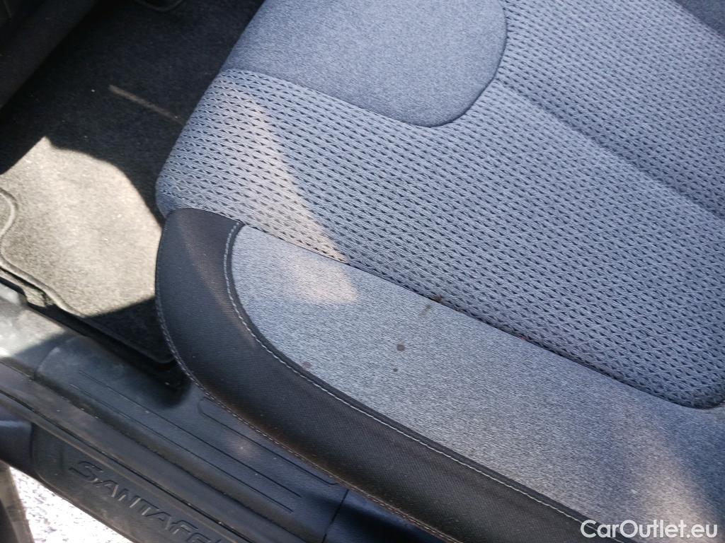  Hyundai  Santa Fe HYUNDAI  / 2021 / 5P / todoterreno 2.2 CRDi Klass DCT 4x2 #25