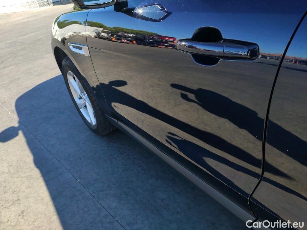  Jaguar  F-PACE JAGUAR  / 2015 / 5P / todoterreno 2.0L i4D 177kW Prestige AWD Auto #1