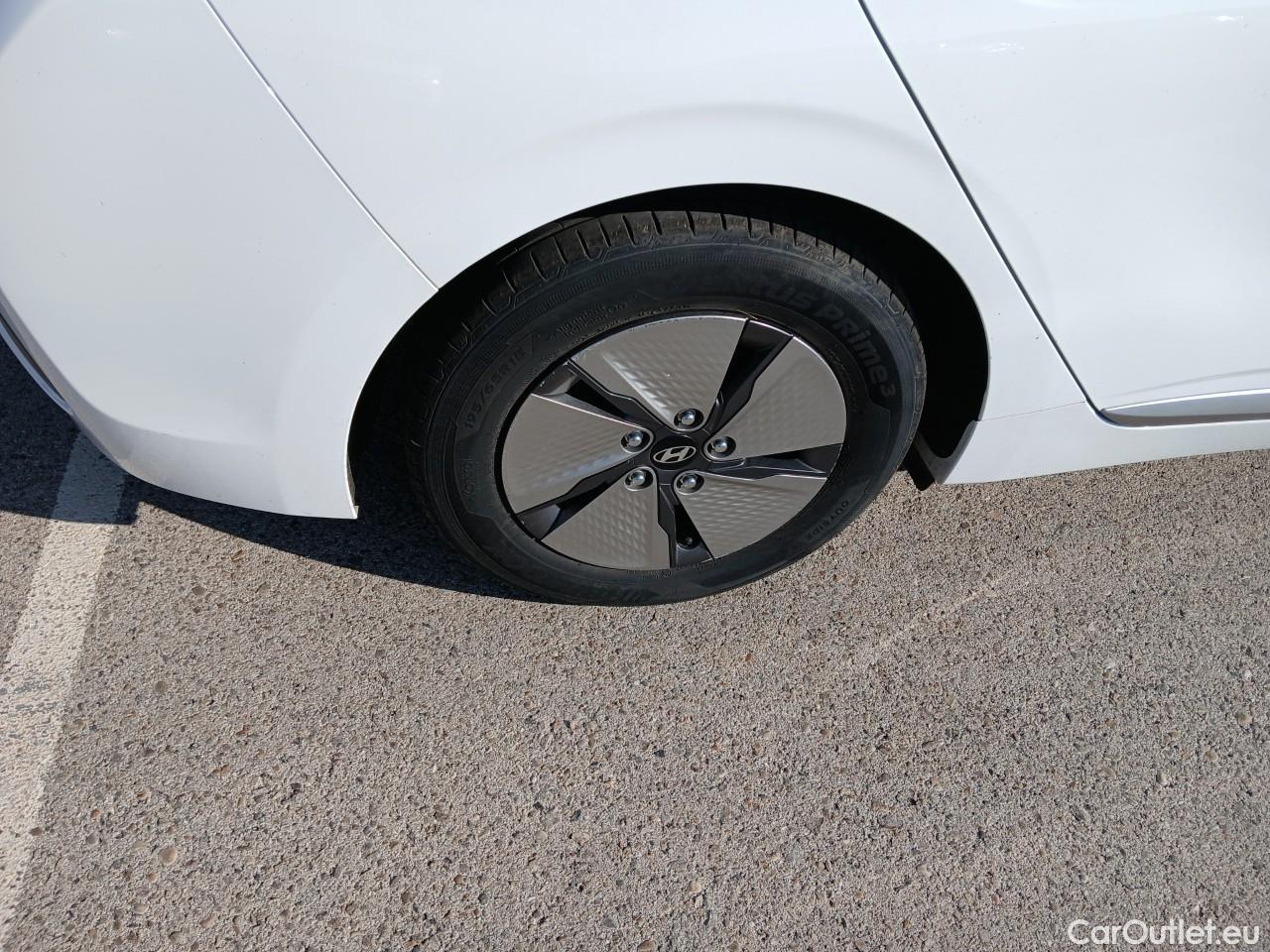  Hyundai   Ioniq HYUNDAI / 2019 / 5P / berlina con portón 1.6 GDI HEV Klass DCT #5