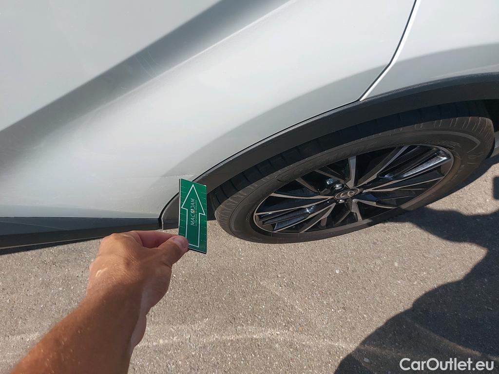  Toyota  C-HR TOYOTA  / 2019 / 5P / todoterreno 2.0 180H Advance #17