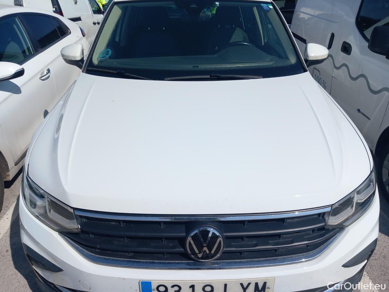  Volkswagen  Tiguan  Life 2.0 TDI 150CV AT7 E6d #2