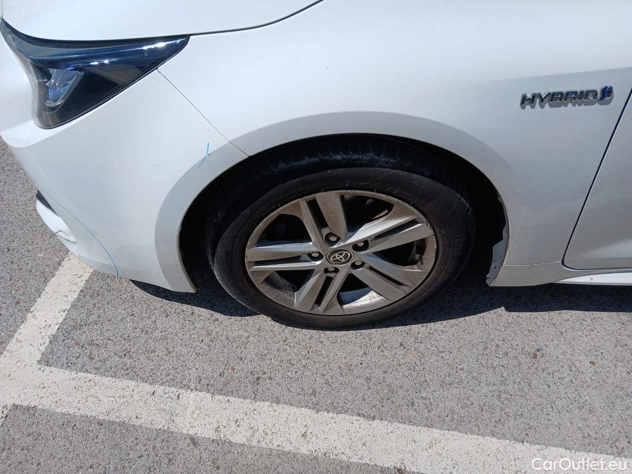  Toyota  Corolla TOYOTA  / 2019 / 5P / berlina con portón 1.8 125H BUSINESS PLUS E-CVT #17