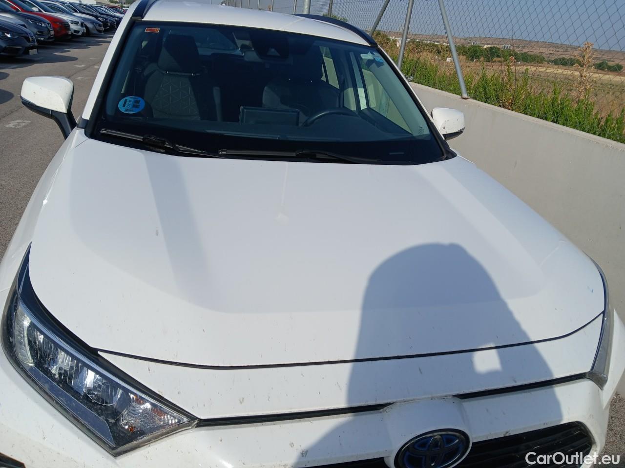  Toyota  RAV4 TOYOTA  / 2018 / 5P / todoterreno 2.5l 220H Business #5
