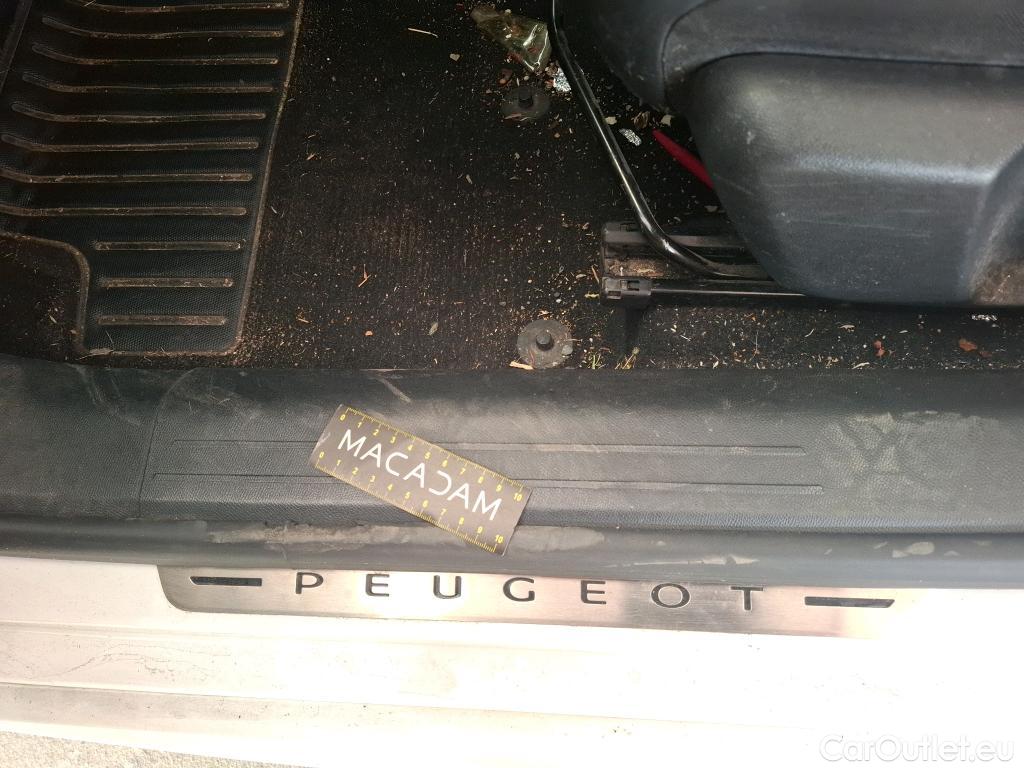  Peugeot  208  Road Trip 1.5 HDi 100CV BVM6 E6d #4