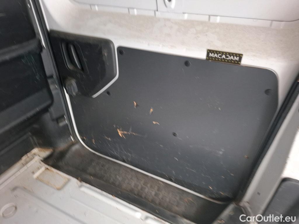  Peugeot  Expert PEUGEOT  / 2016 / 4P / Fourgon tôlé 1.5 BLUEHDI 120 S&S STANDARD PREMIUM #35