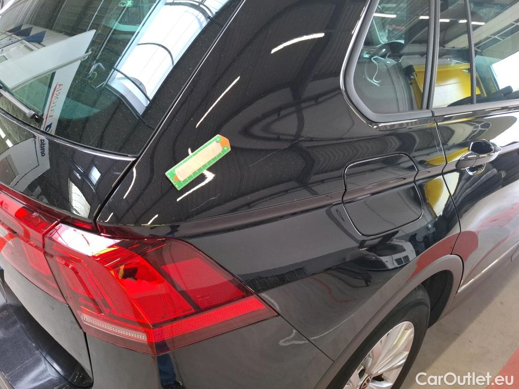  Volkswagen  Tiguan VOLKSWAGEN  / 2020 / 5P / SUV 2.0 TDI 150 DSG7 Life Business #1
