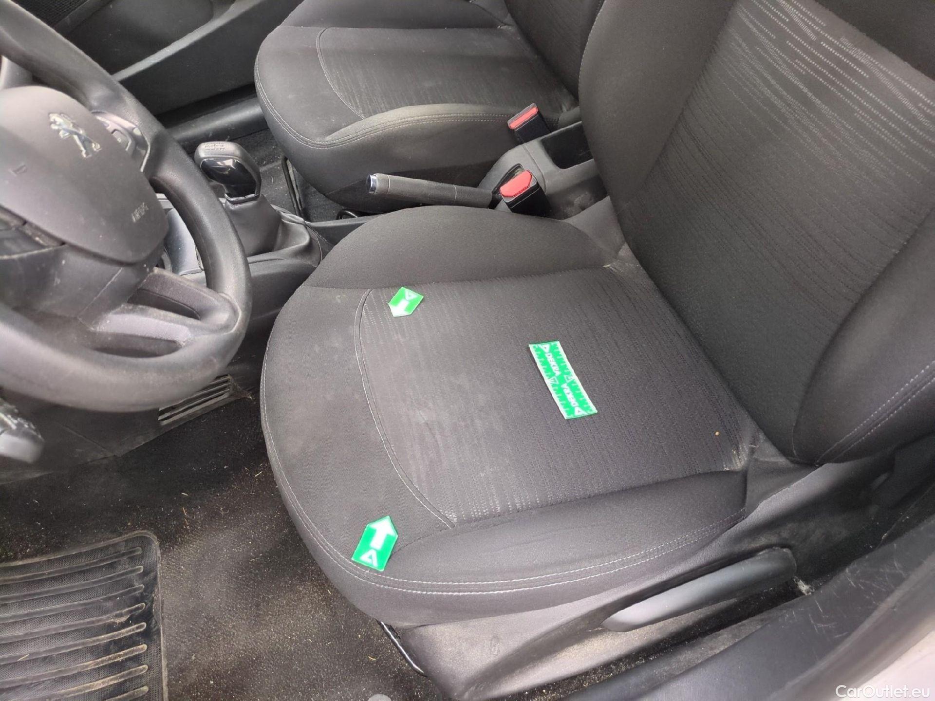  Peugeot  208  Affaire Premium Pack 1.2 80CV BVM5 E6dT #28