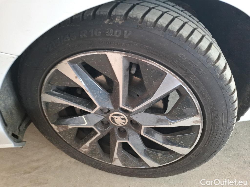  Skoda  Fabia  Drive 125 1.0 TSI 95CV BVM5 E6dT #9