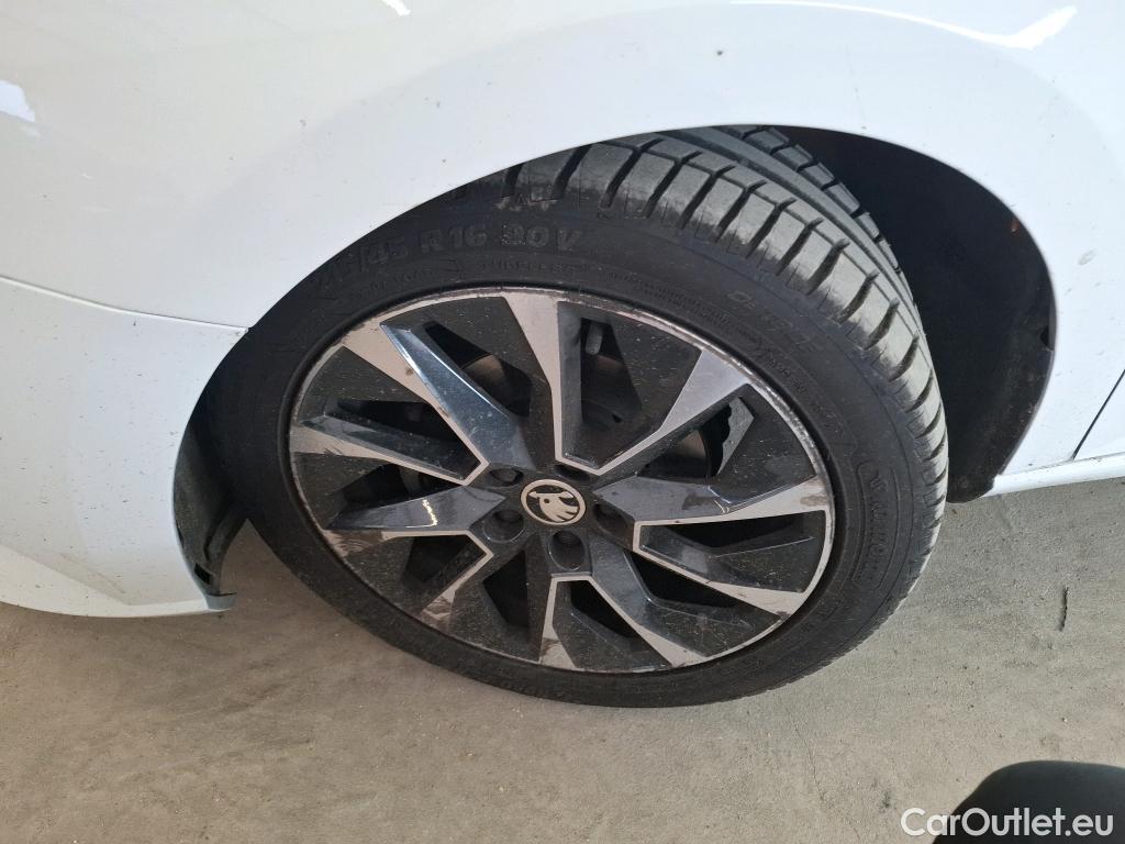  Skoda  Fabia  Drive 125 1.0 TSI 95CV BVM5 E6dT #8