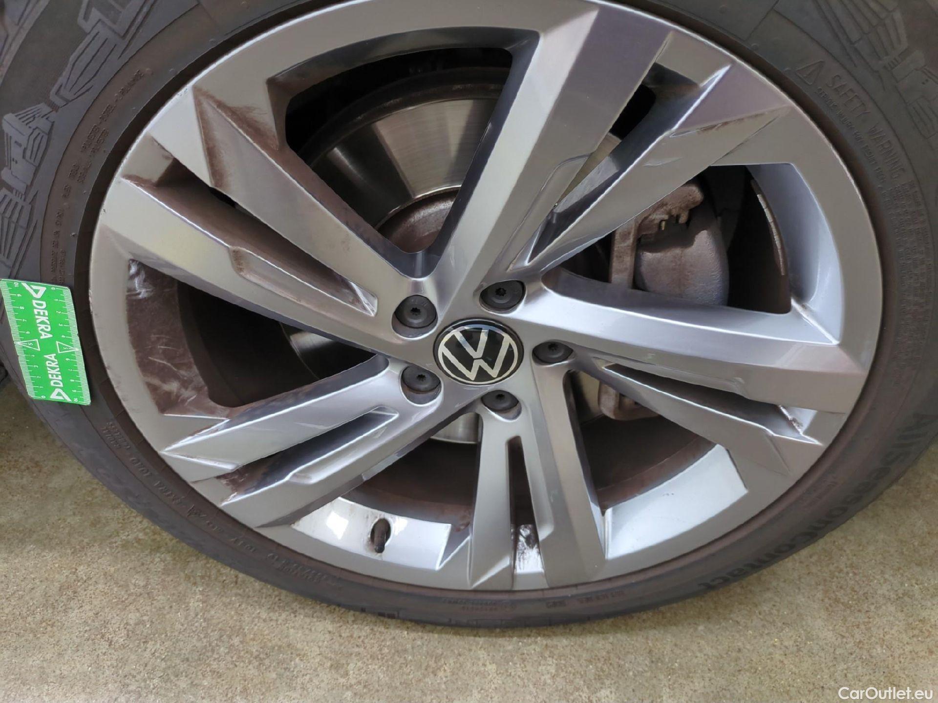  Volkswagen  Tiguan VOLKSWAGEN  / 2020 / 5P / SUV 1.4 eHybrid 245 DSG6 R-Line Exclusive #4