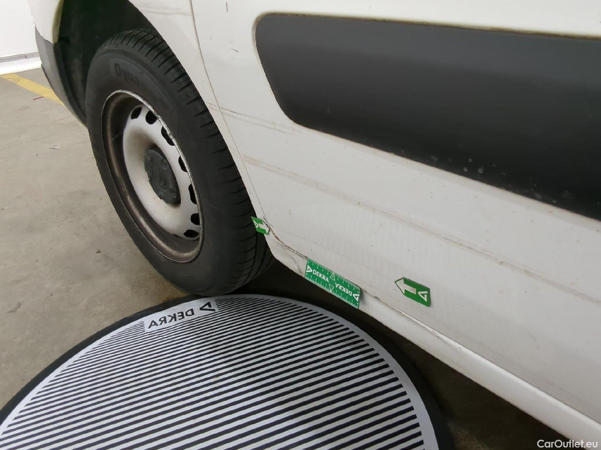  Citroen  Berlingo  Fourgon Club L1 (Court) 1.6 BlueHDi 100CV BVM5 E6 #9