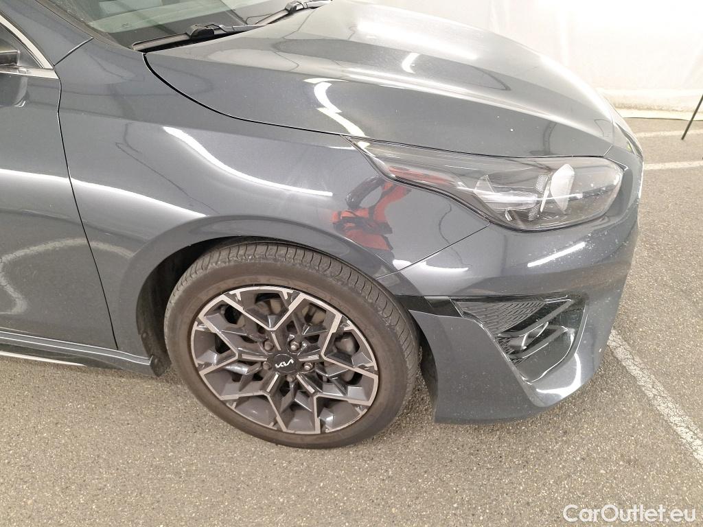  KIA  Cee'd KIA ceed / 2021 / 5P / Berline 1.0 T-GDI 120 ISG GT LINE #24