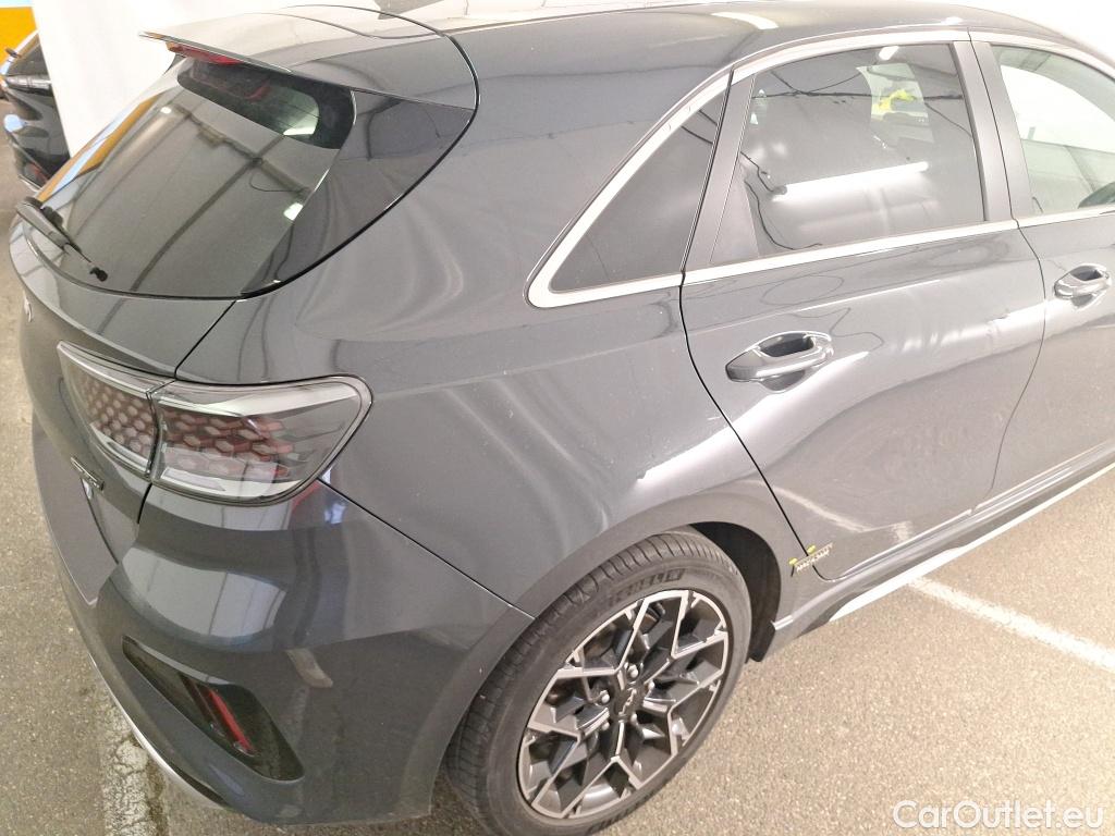  KIA  Cee'd KIA ceed / 2021 / 5P / Berline 1.0 T-GDI 120 ISG GT LINE #37