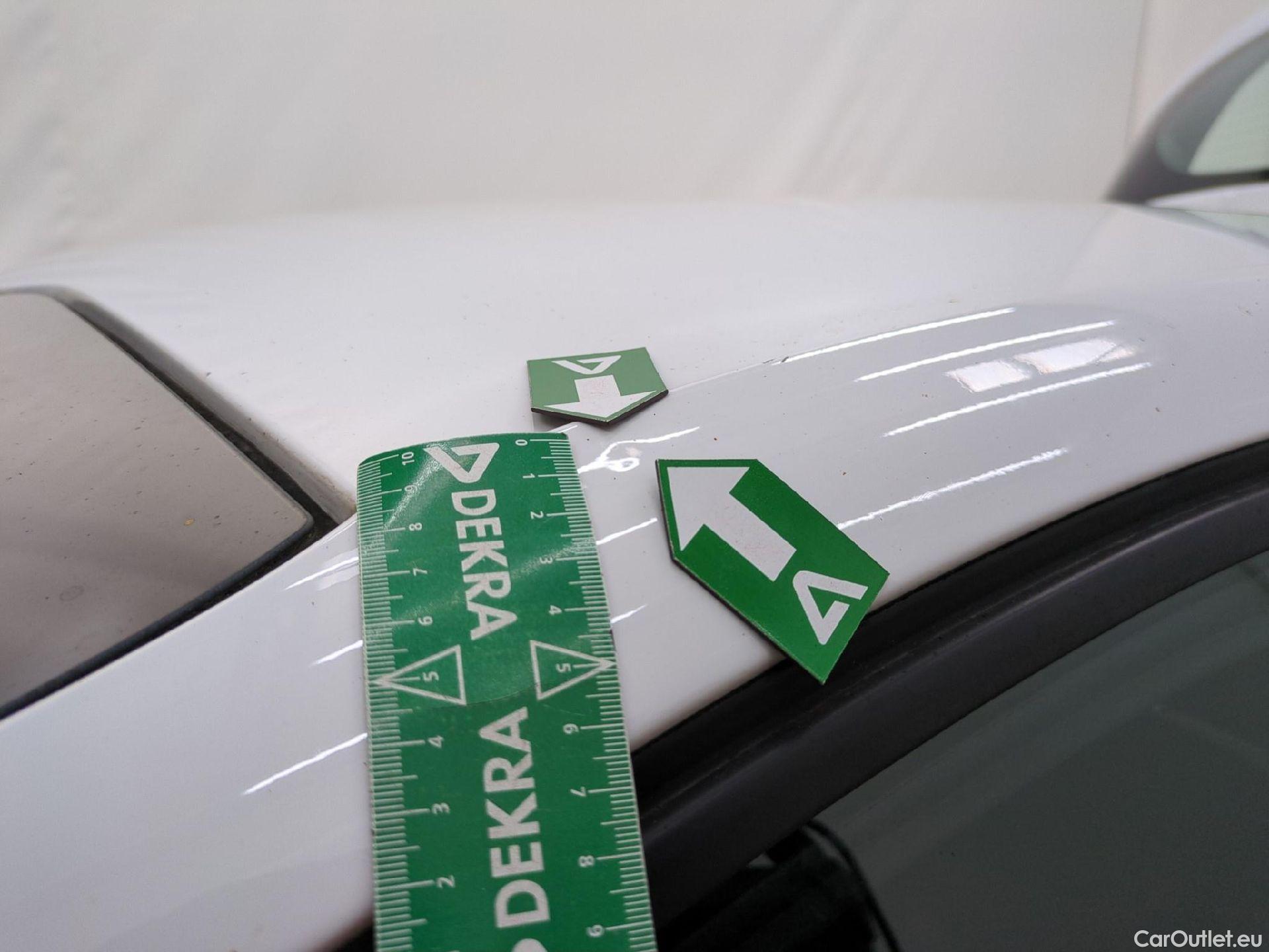  Peugeot  208  Affaire Premium Pack 1.2 80CV BVM5 E6dT #40