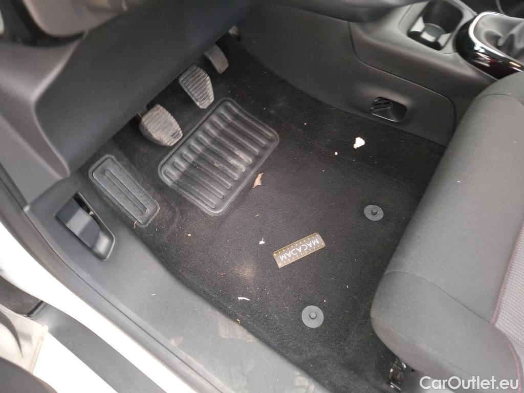  Citroen  C4 Cactus  Société VU 5p Berline BlueHDi 100 Feel Nav #14