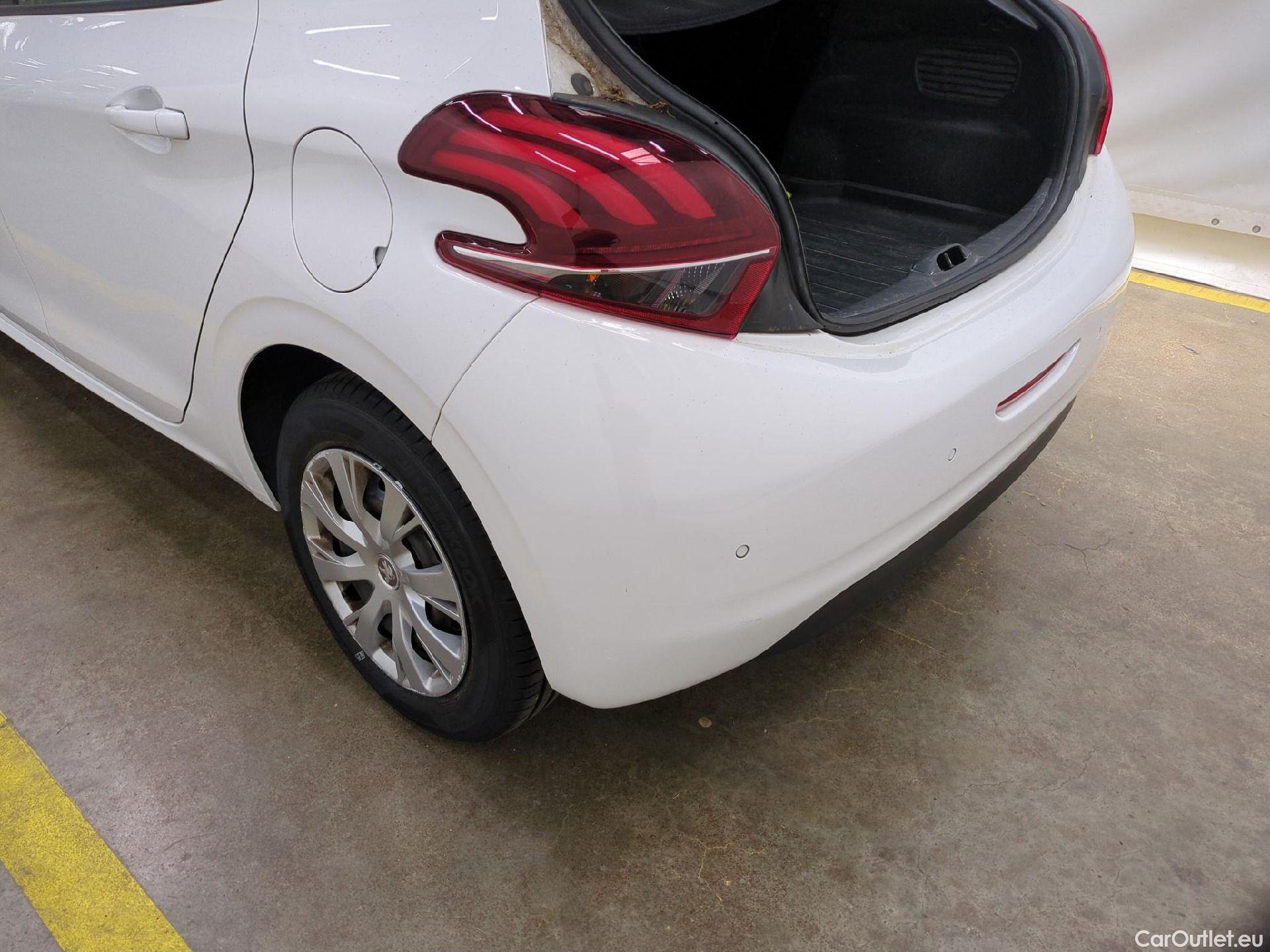  Peugeot  208  Affaire Premium Pack 1.2 80CV BVM5 E6dT #36