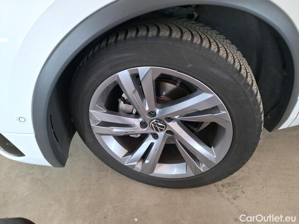  Volkswagen  Tiguan VOLKSWAGEN  Allspace / 2021 / 5P / SUV 1.5 TSI 150 DSG7 R-Line #1