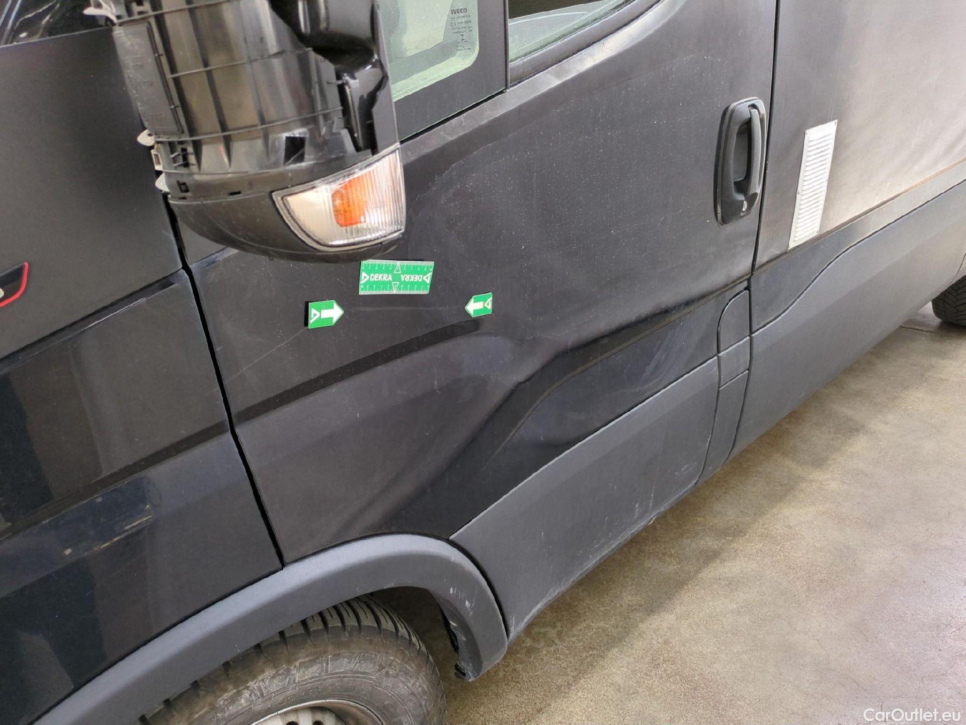 Iveco  Daily IVECO  / 2019 / 4P / Fourgon tôlé 3.0 35S18H V11 H2 3520 #48