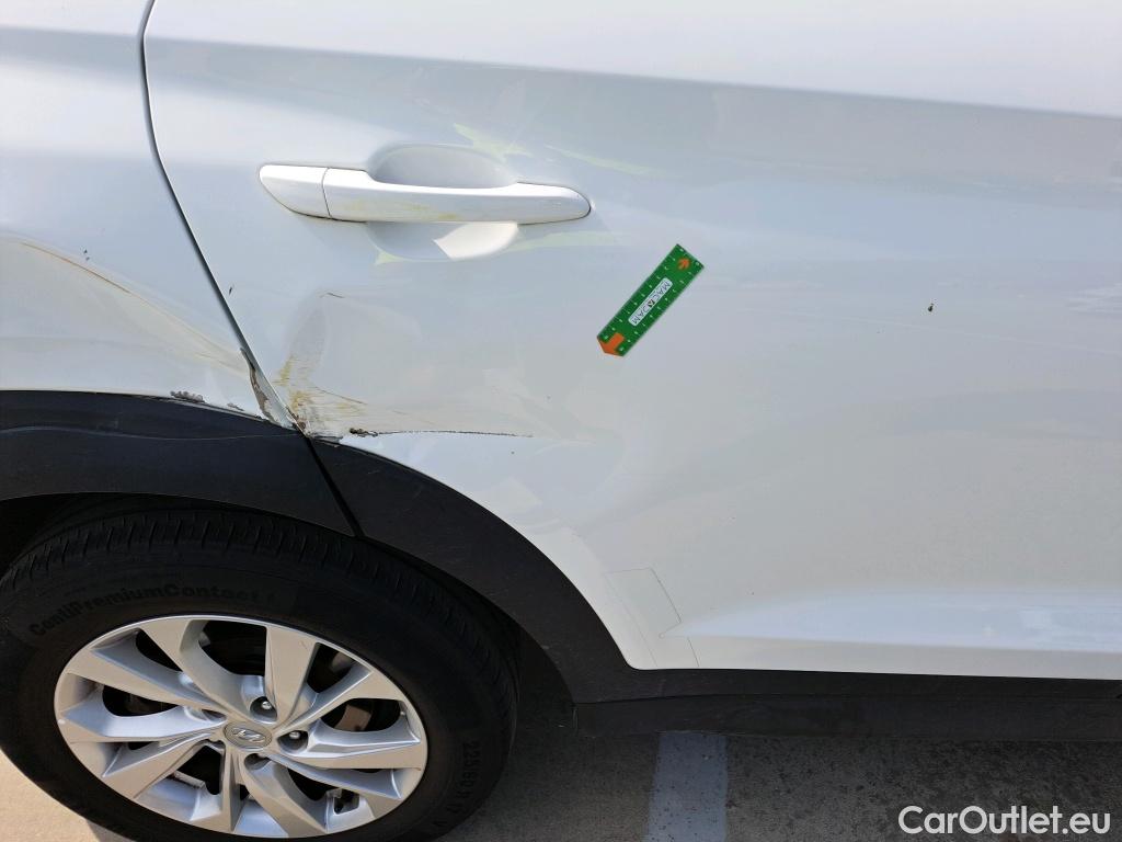  Hyundai  Tucson HYUNDAI  / 2018 / 5P / todoterreno 1.6 CRDI 85kW (116CV) 48V SLE 4X2(SP)(SL) #3