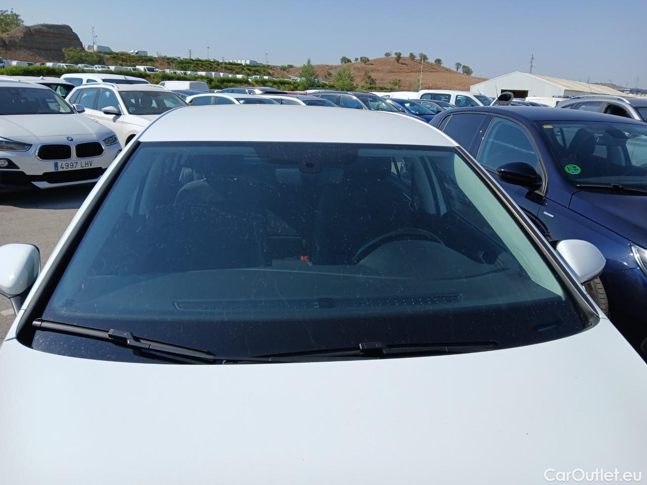  Volkswagen  Golf  VII Berlina e-35kWh #25
