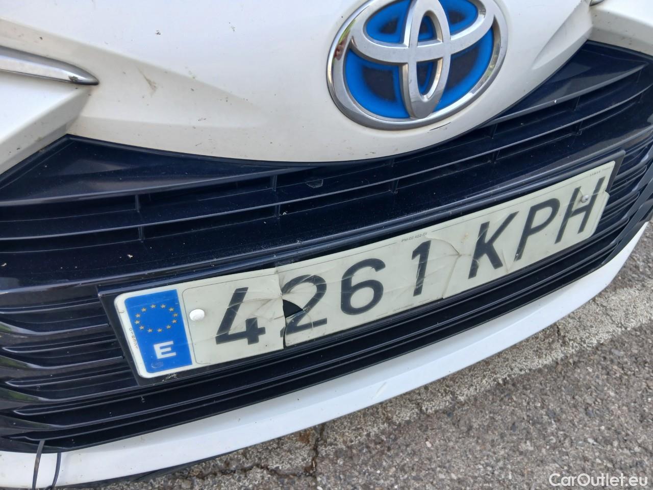  Toyota  Yaris TOYOTA  5p 3G berlina con portón 1.5 Hybrid Active #8