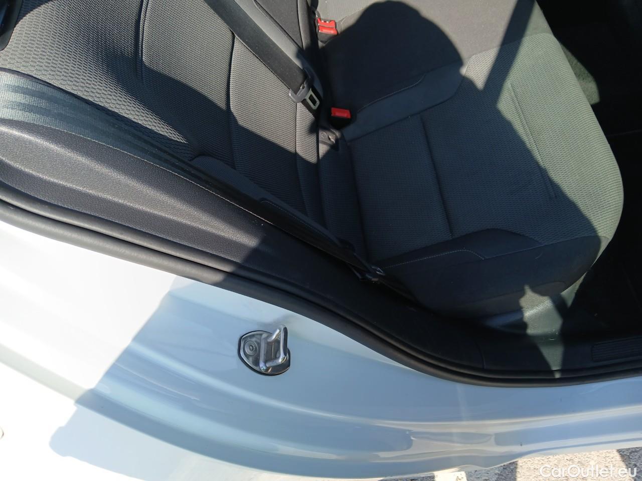  Volkswagen  Golf  VII Berlina e-35kWh #6