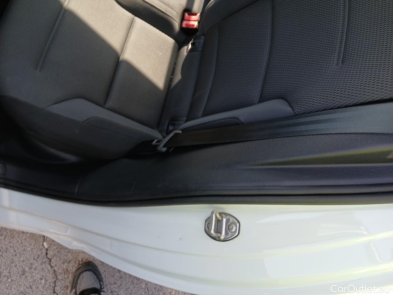  Volkswagen  Golf  VII Berlina e-35kWh #12