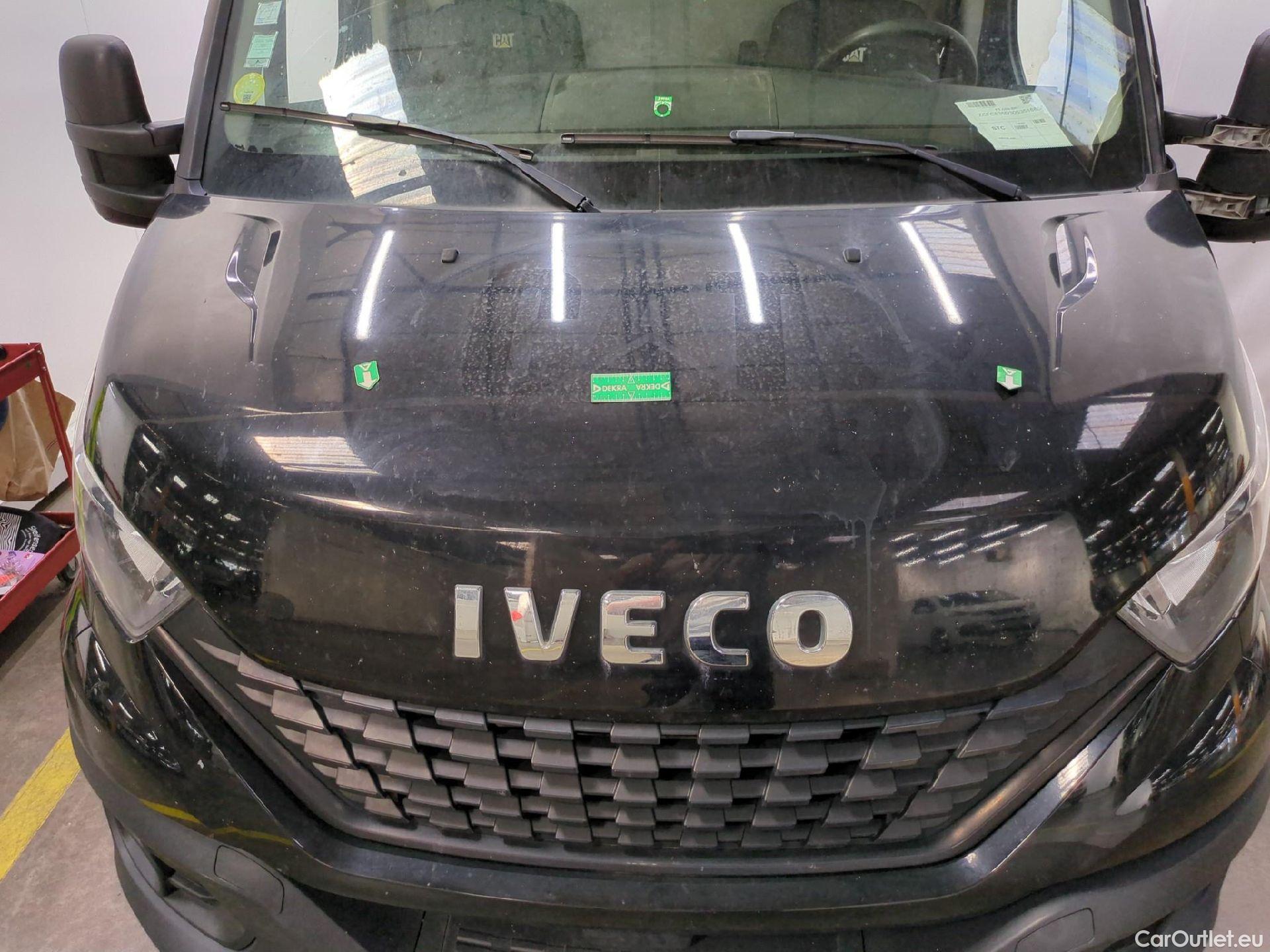  Iveco  Daily IVECO  / 2019 / 4P / Fourgon tôlé 3.0 35S18H V11 H2 3520 #39