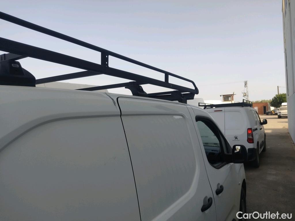  Peugeot  Partner PEUGEOT  / 2018 / 3P / furgón derivado de turismo Pro Standard 600kg BlueHDi 73kW (CM2) #18