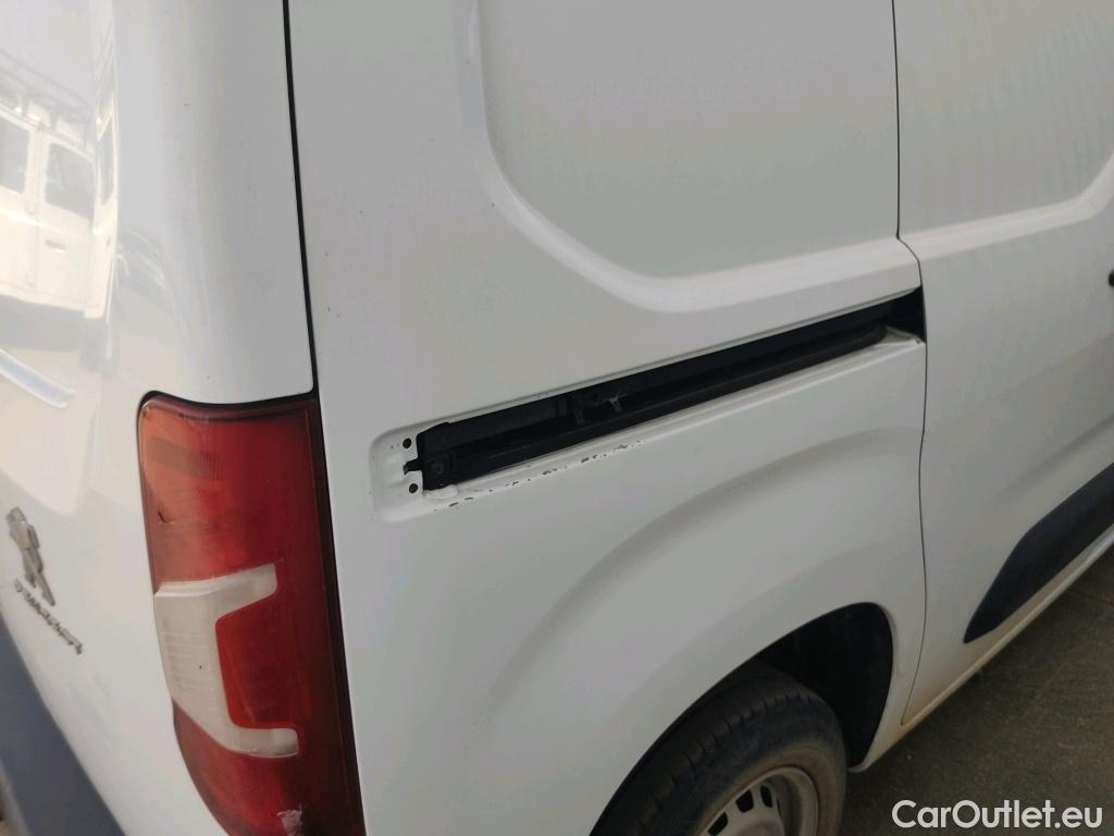  Peugeot  Partner PEUGEOT  / 2018 / 3P / furgón derivado de turismo Pro Standard 600kg BlueHDi 73kW (CM2) #28
