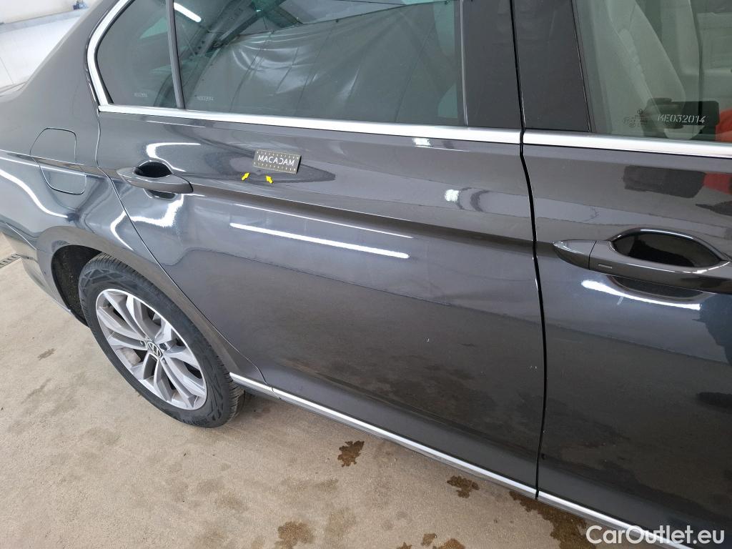  Volkswagen  Passat VOLKSWAGEN  / 2019 / 4P / Berline 2.0 TDI 150 SCR DSG7 ELEGANCE #35