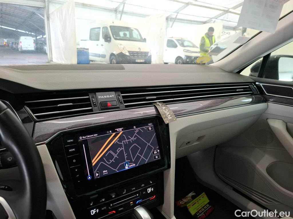  Volkswagen  Passat VOLKSWAGEN  / 2019 / 4P / Berline 2.0 TDI 150 SCR DSG7 ELEGANCE #42