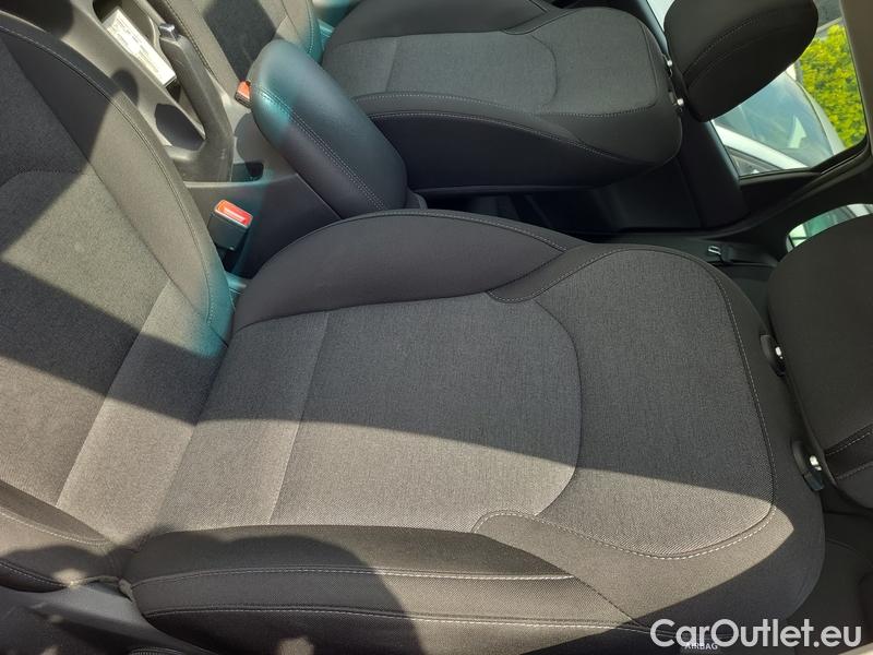  Hyundai  i30  (PD)(01.2017  ->)  kom.1.5T-GDI Family Smart #9