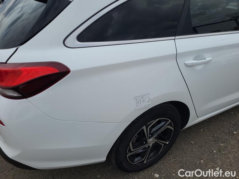  Hyundai  i30   cw (PD)(2017->)  kom.1.0TGDI 120 Smart #16