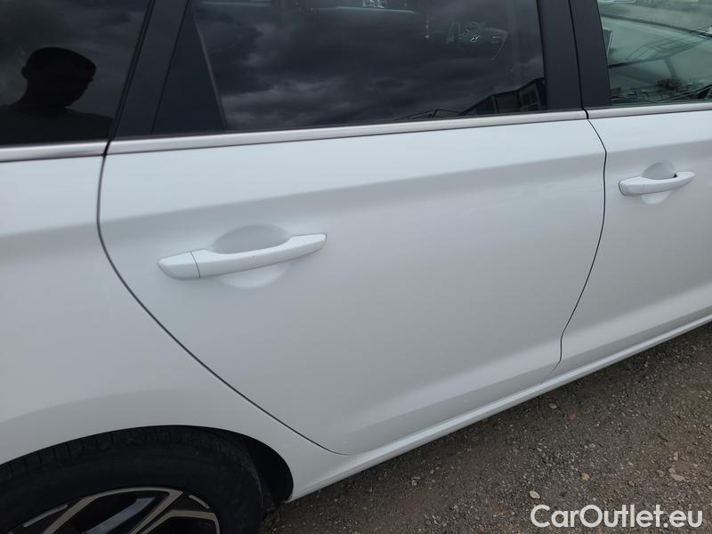  Hyundai  i30   cw (PD)(2017->)  kom.1.0TGDI 120 Smart #17