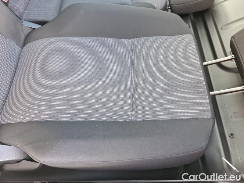  Opel  Combo  Life (E)  (2018)  1.2T 81 S&S Enjoy 4d #4