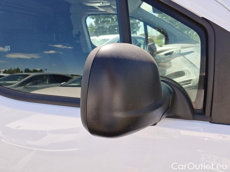  Opel  Combo  Life (E)  (2018)  1.2T 81 S&S Enjoy 4d #12