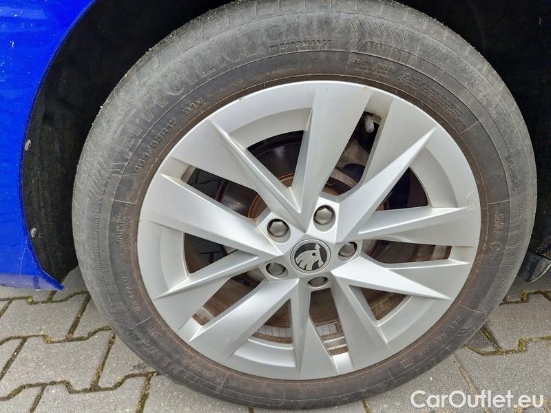  Skoda  Octavia  Lim. (NX3)(2020)  1.5e-TEC 110 Style AT #15