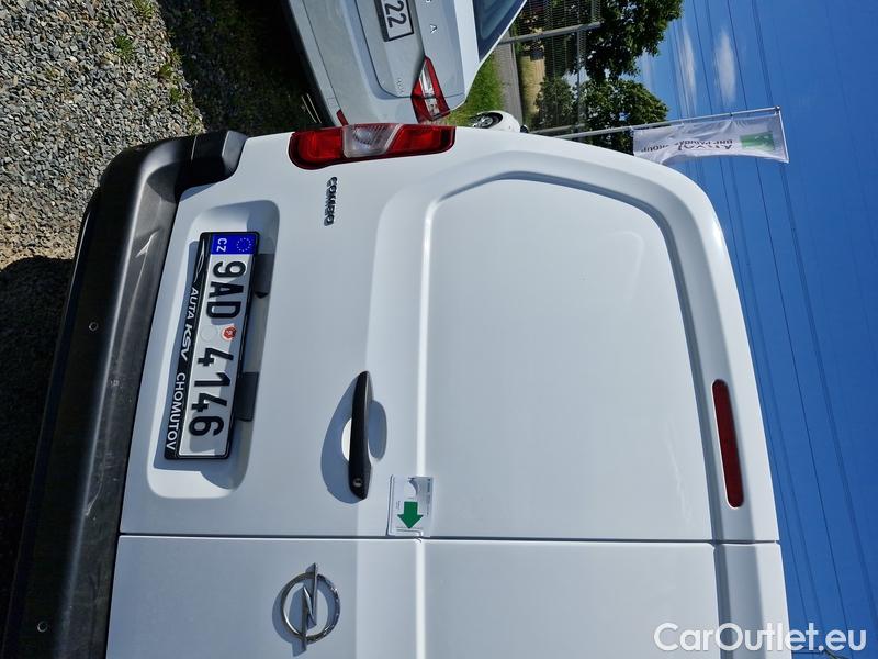  Opel  Combo  Life (E)  (2018)  1.2T 81 S&S Enjoy 4d #7