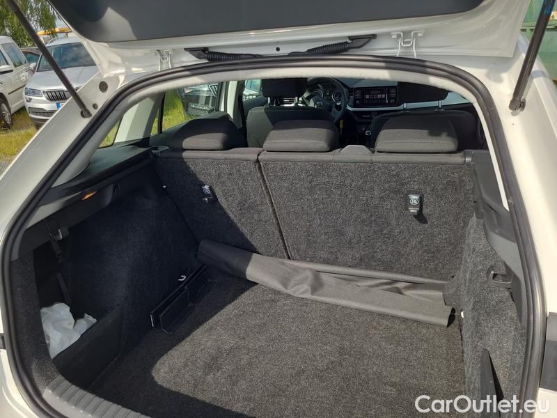  Skoda  Scala  (NW) (2019)  1.0TSI 81 Ambition 5d #22