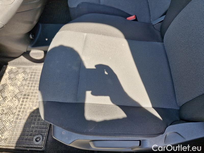  Opel  Combo  Life (E)  (2018)  1.2T 81 S&S Enjoy 4d #3