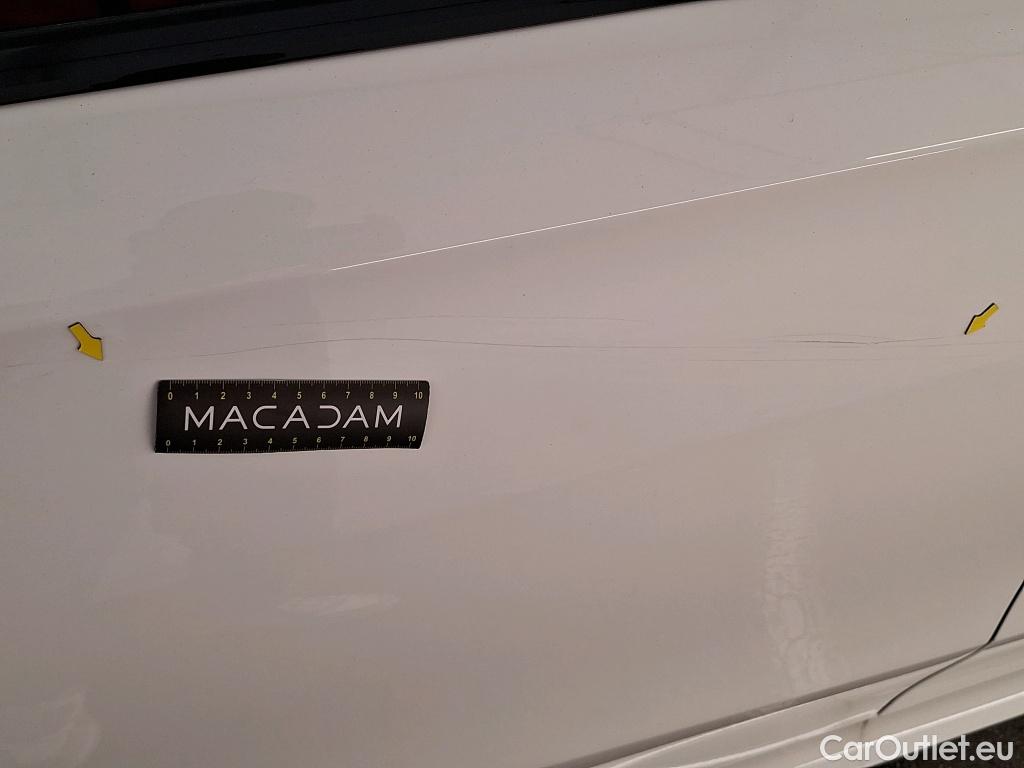  Mercedes  A-Klasse MERCEDES-BENZ Classe A Compact / 2018 / 5P / Berline A 200 AMG Line 7G-DCT #9