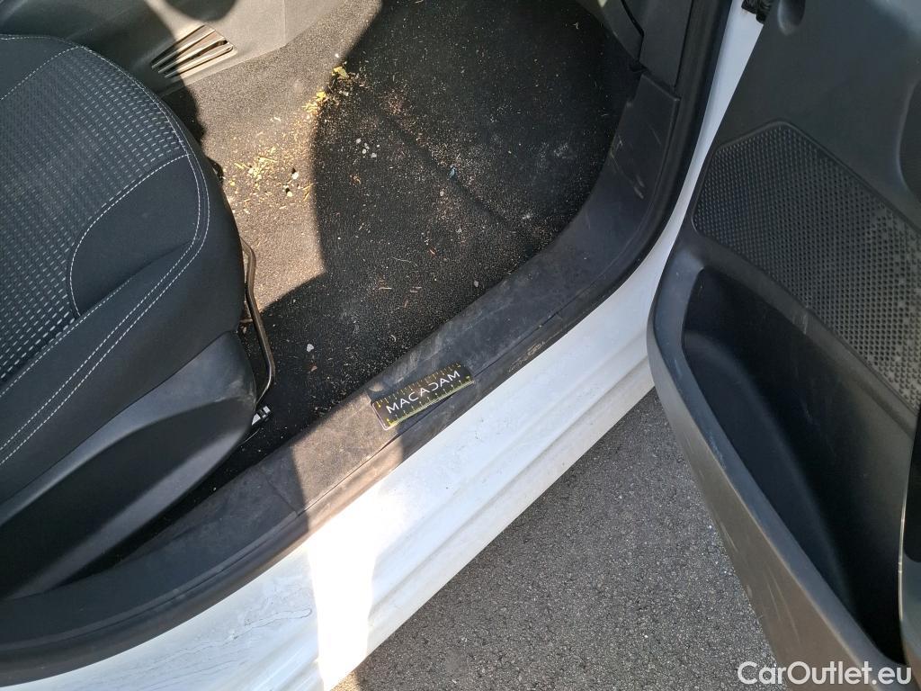  Peugeot  208 PEUGEOT  5p BER 1.2 PureTech 110 S&S Allure 5P #4
