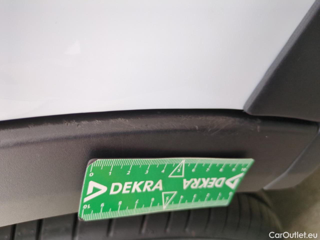  KIA  XCeed KIA  / 2019 / 5P / Crossover 1.5 T-GDI 160 ISG LOUNGE DCT7 #16