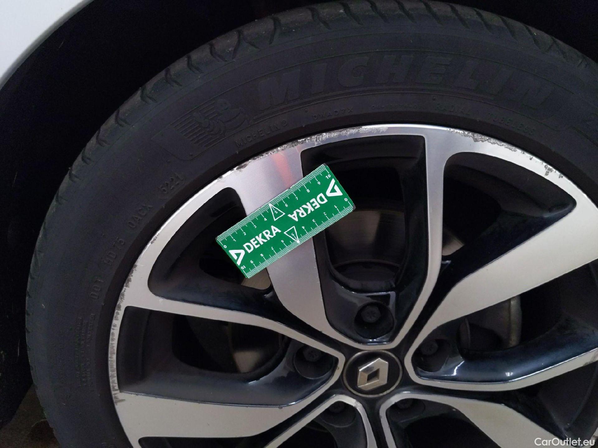  Renault  Megane  IV Berline 5pt. Limited 1.2 TCe 100CV BVM6 E6 #23