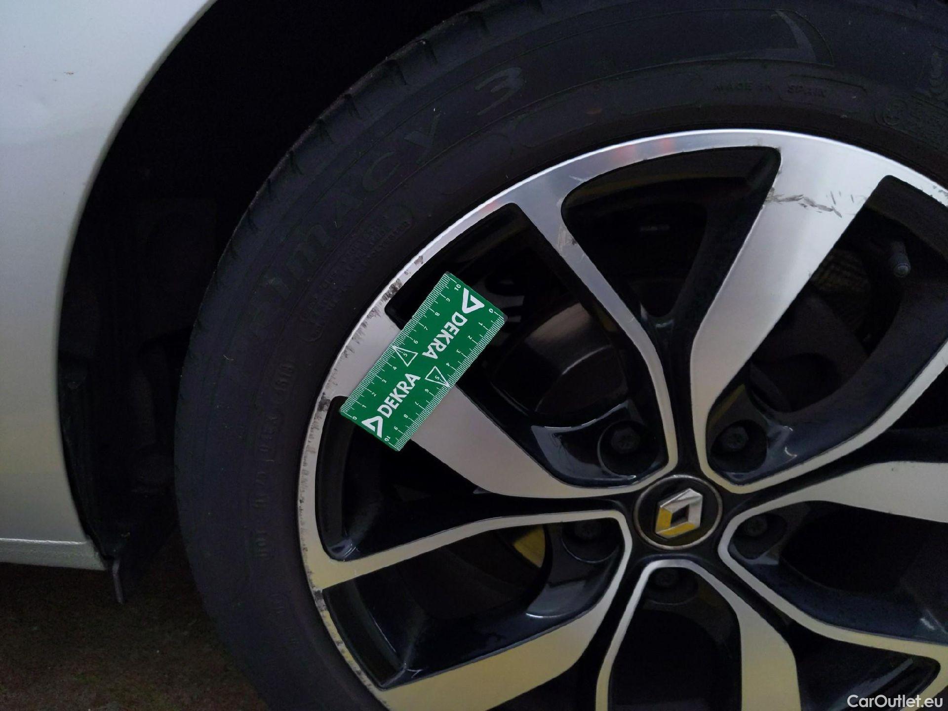  Renault  Megane  IV Berline 5pt. Limited 1.2 TCe 100CV BVM6 E6 #15